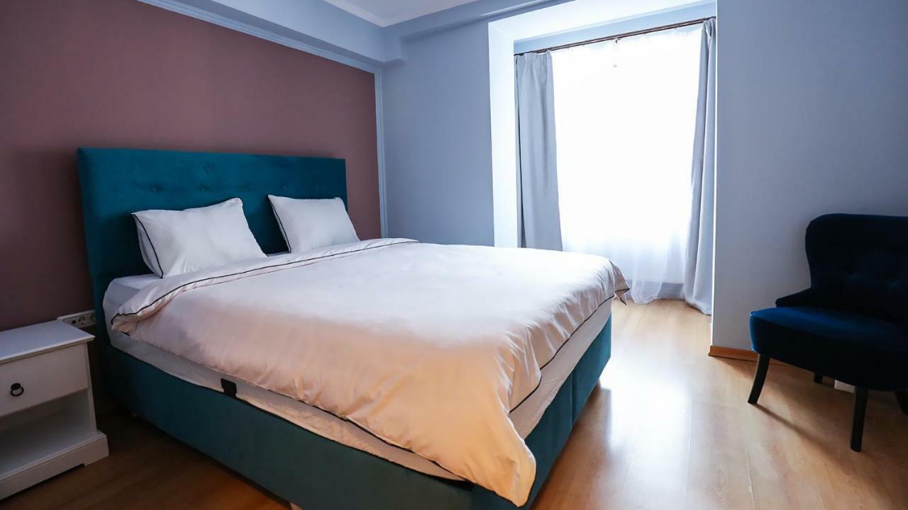 Old Square Apartments 5 ティミショアラ エクステリア 写真