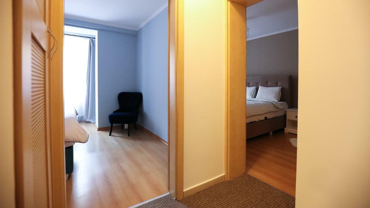 Old Square Apartments 5 ティミショアラ エクステリア 写真