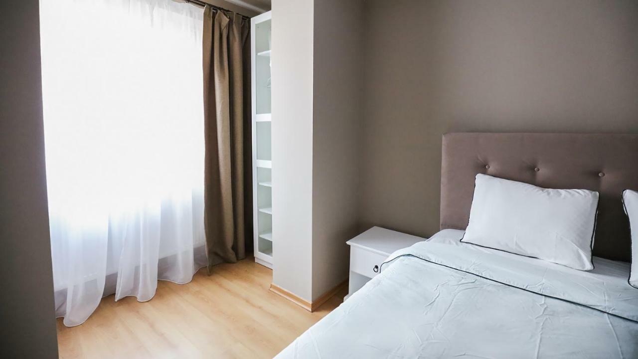 Old Square Apartments 5 ティミショアラ エクステリア 写真