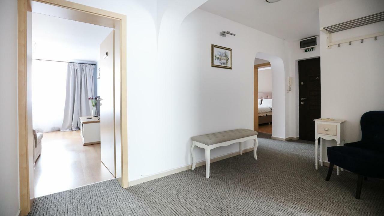 Old Square Apartments 5 ティミショアラ エクステリア 写真