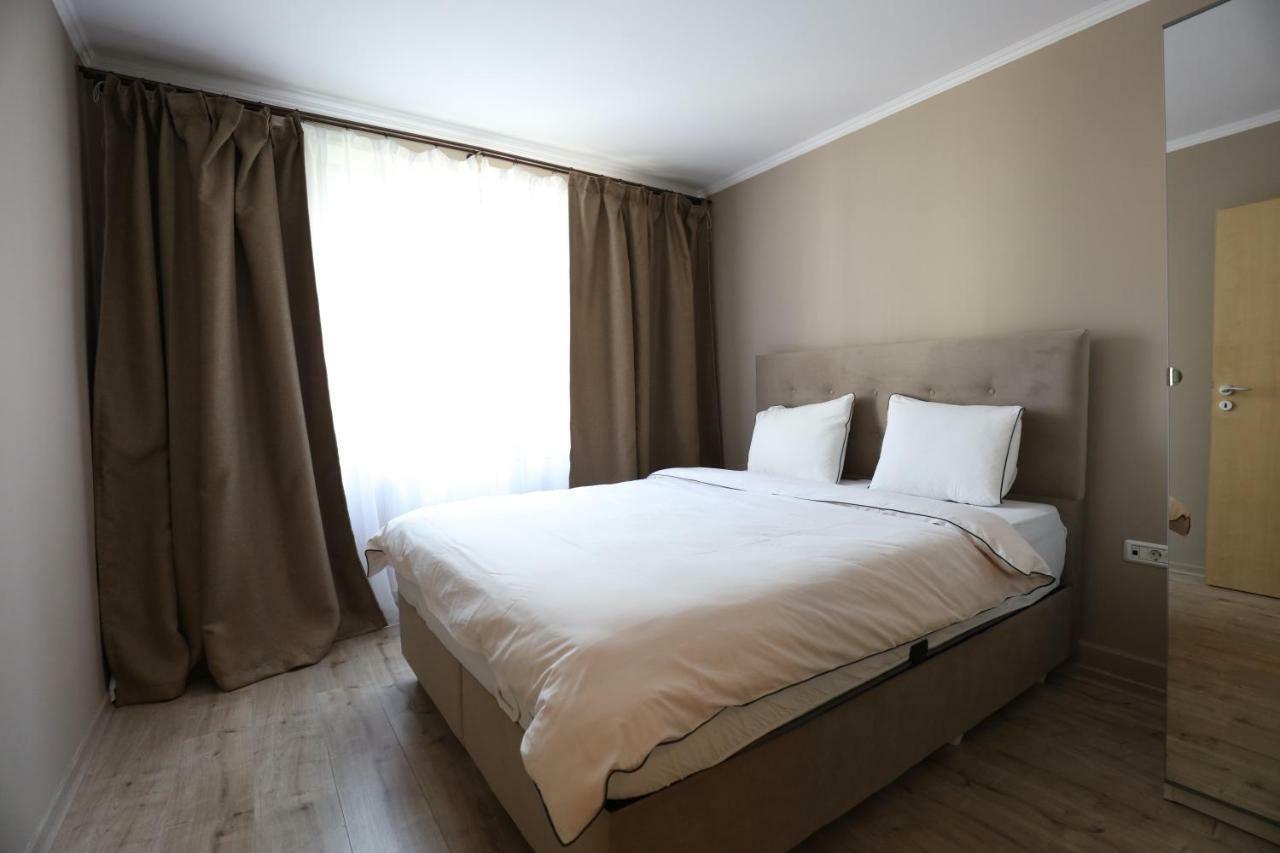 Old Square Apartments 5 ティミショアラ エクステリア 写真